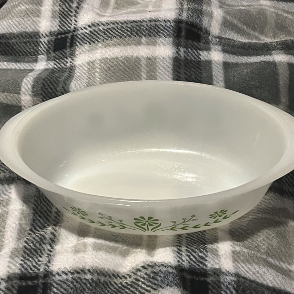 SELLING VINTAGE GLASS BAKE COLOR WHITE And GREEN PRE-OWNED CONDITION NO SPOTS - Picture 1 of 10